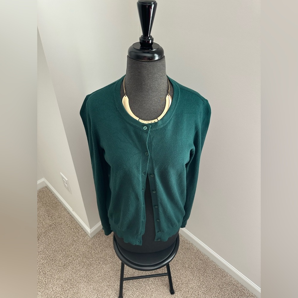 Chic Green Cardigan